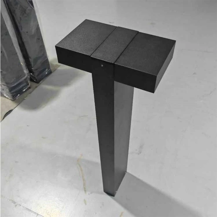 Vnitřní příruba LED Bollard Anti{0}}UV LED zahradní světlo s dvojitou hlavou